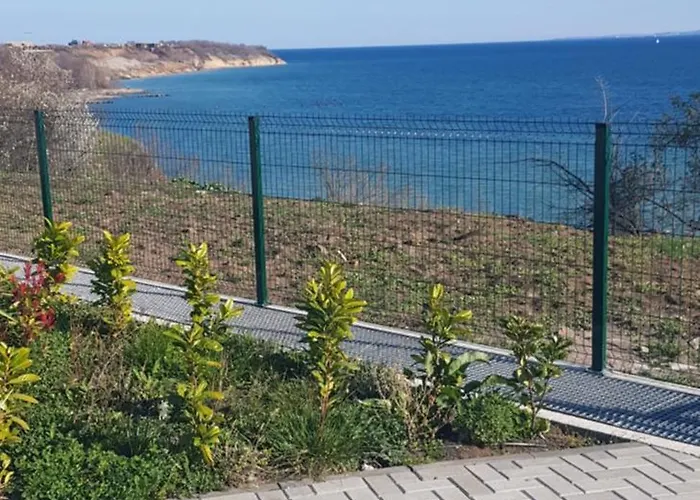 Апартамент лукс тераса първа линия